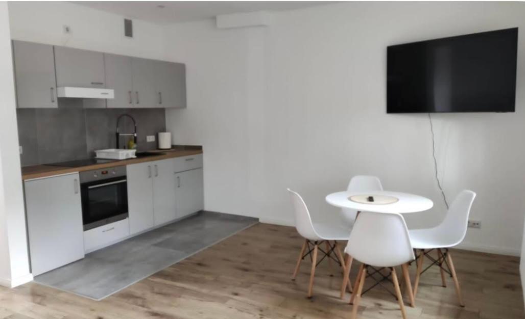 Eden 8 Apartament